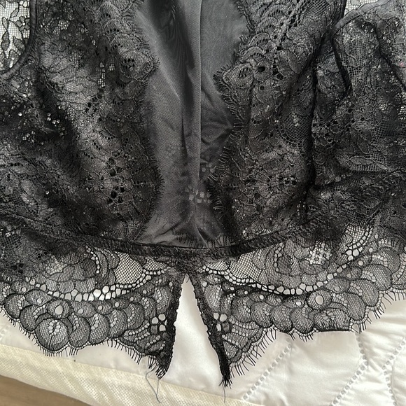 Lace Crop Top - Picture 4 of 4